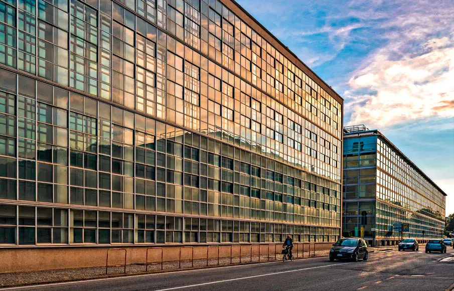 Veduta della facciata del complesso delle Officine ICO a Ivrea.